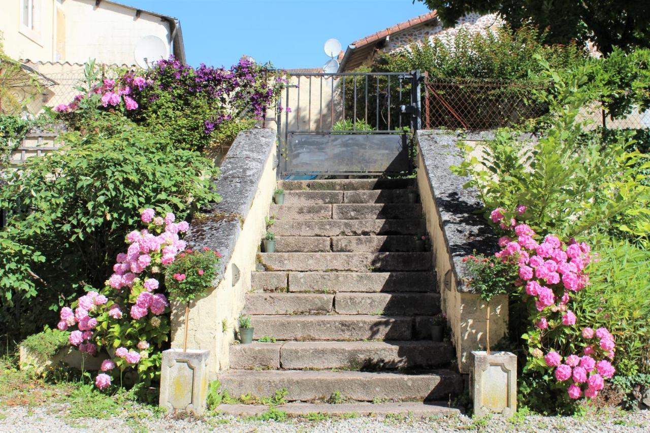 La Source Bed and Breakfast Availles-Limouzine Esterno foto